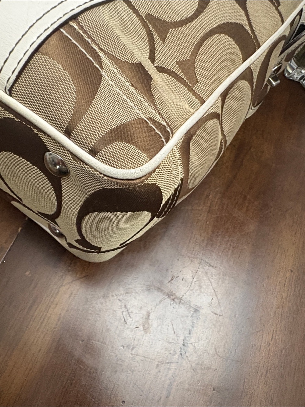 Low start Coach Vintage Gallery Signature Jacquard Canvas Leather Satchel in GUC - Picture 9 of 12